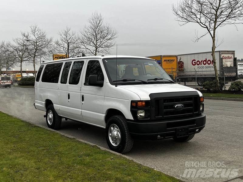 Ford Econoline Lengvieji automobiliai