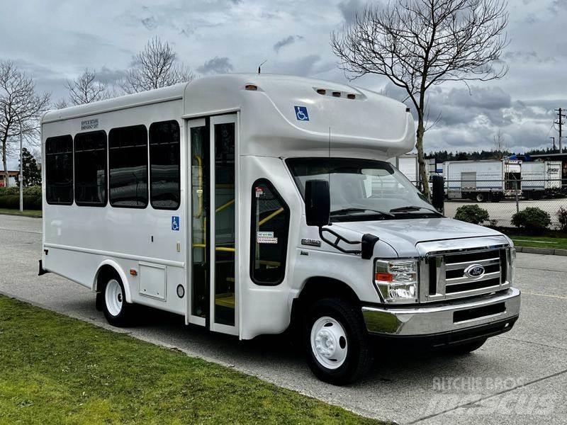Ford Econoline Mikroautobusai