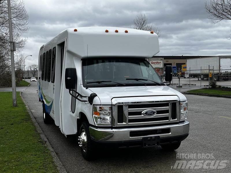 Ford Econoline Mikroautobusai