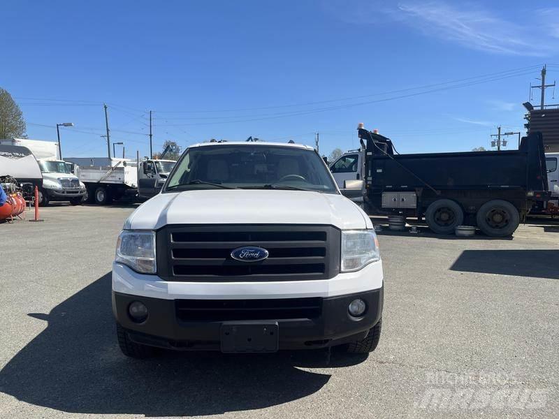 Ford Expedition Lengvieji automobiliai