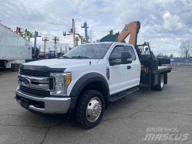 Ford F-550 Automobiliniai kranai