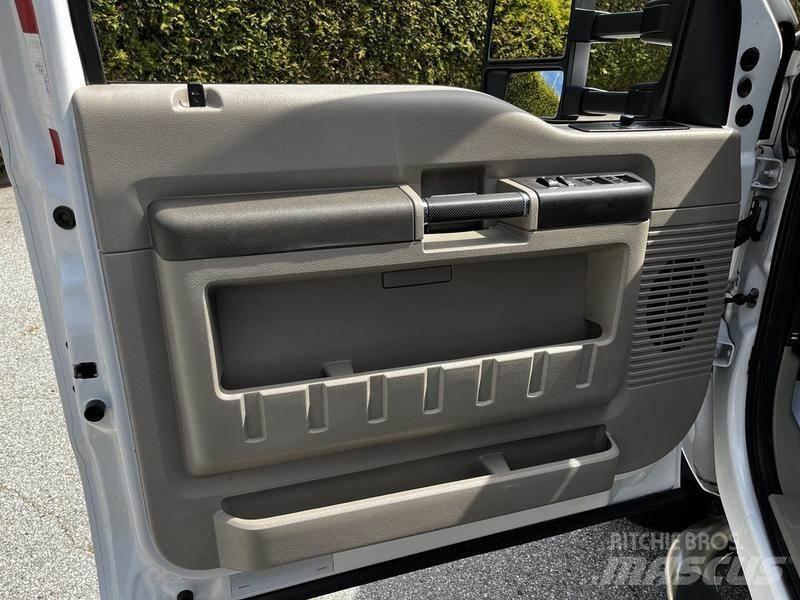 Ford F-550 Visuotinės / bendrosios paskirties automobiliai