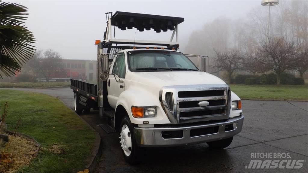 Ford F-750 Platformos/ Pakrovimas iš šono
