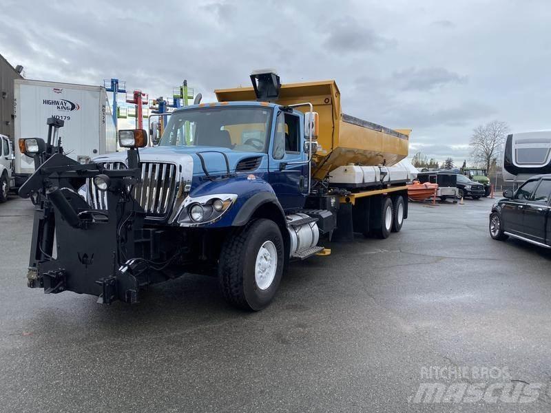 International 7400 Sniego peiliai ir valytuvai