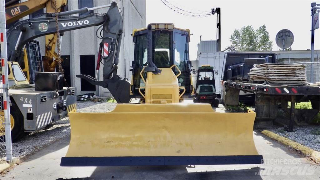 Komatsu D37PX-22 Vikšriniai ekskavatoriai