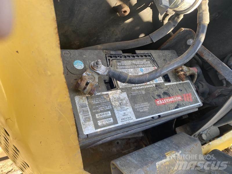 Komatsu PC55MR2 Vikšriniai ekskavatoriai