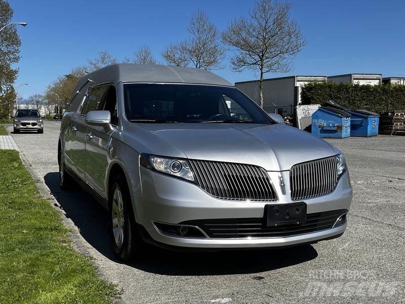 Lincoln MKT Lengvieji automobiliai