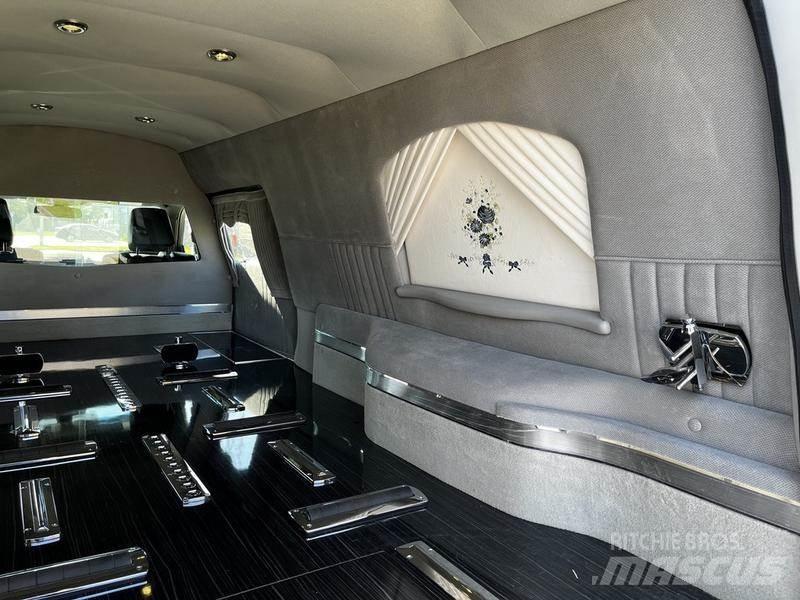 Lincoln MKT Lengvieji automobiliai
