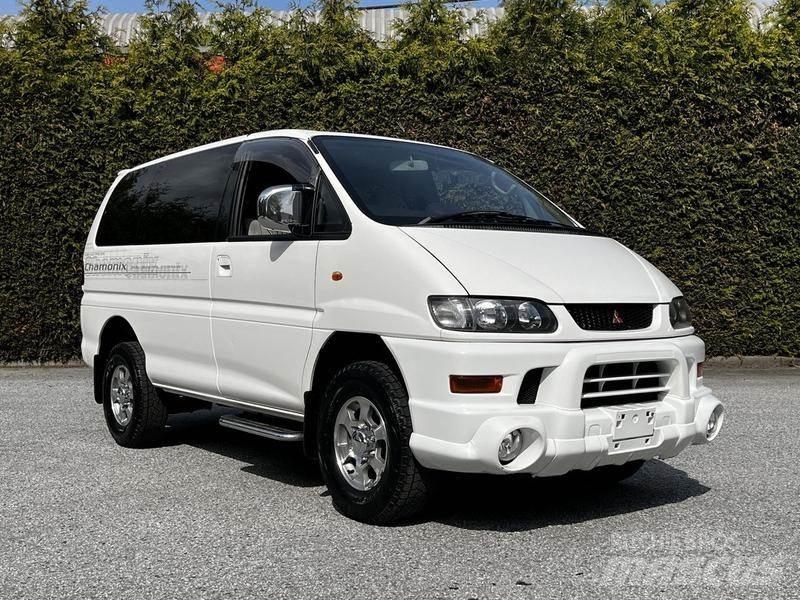 Mitsubishi Delica Lengvieji automobiliai