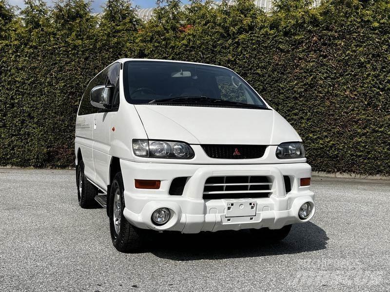 Mitsubishi Delica Lengvieji automobiliai