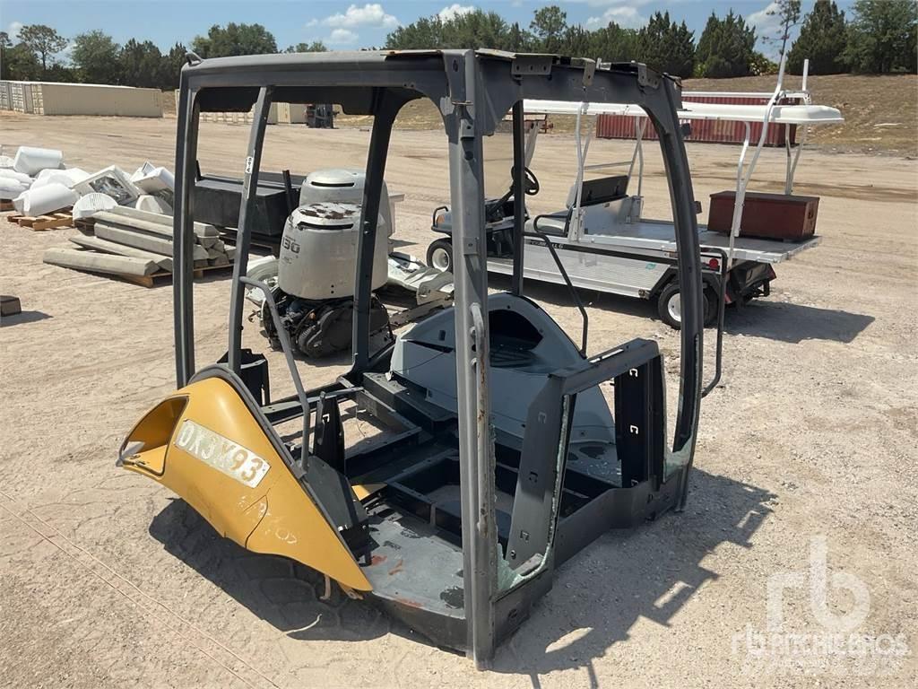  7 ft Kabinos ir interjeras