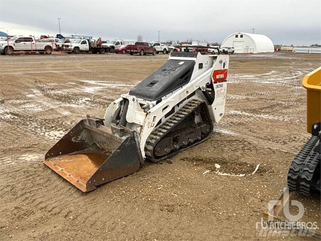 Bobcat MT85 Krautuvai su šoniniu pasukimu