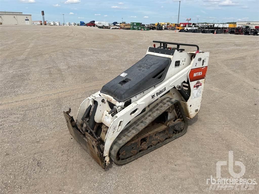 Bobcat MT85 Krautuvai su šoniniu pasukimu