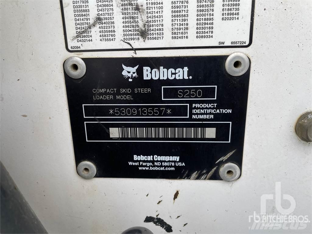 Bobcat S250 Krautuvai su šoniniu pasukimu