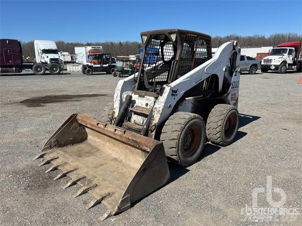 Bobcat S300 Krautuvai su šoniniu pasukimu