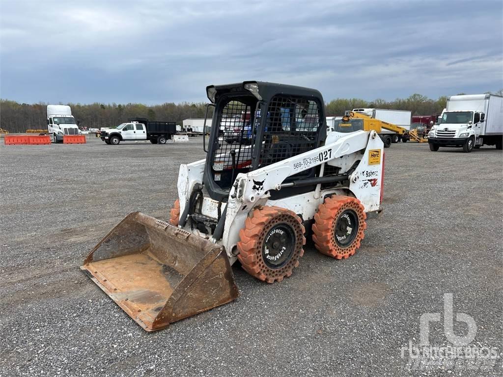 Bobcat S550 Krautuvai su šoniniu pasukimu