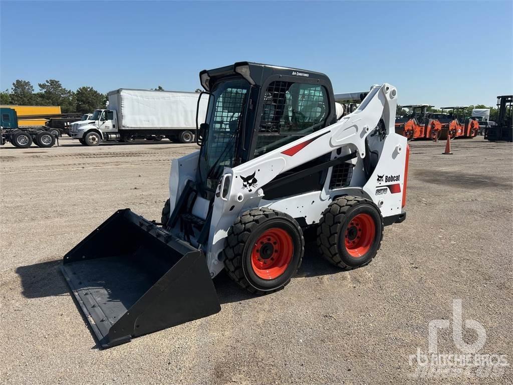Bobcat S570 Krautuvai su šoniniu pasukimu