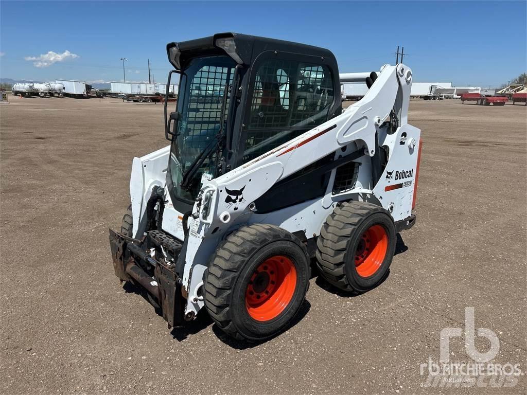 Bobcat S590 Krautuvai su šoniniu pasukimu