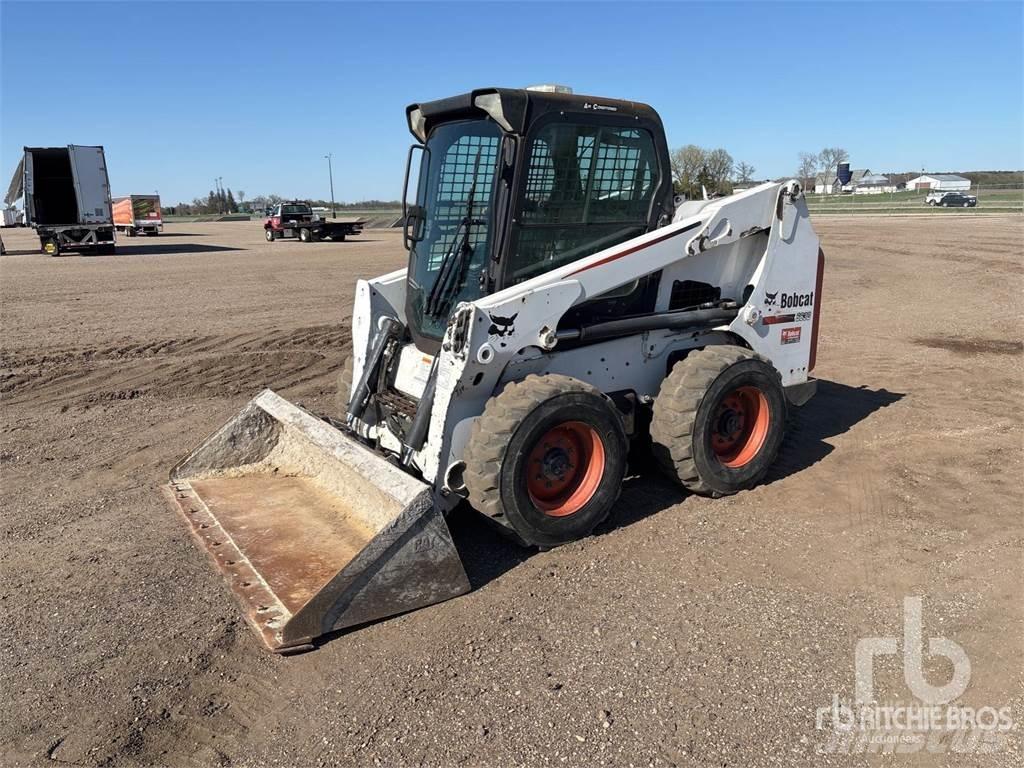 Bobcat S630 Krautuvai su šoniniu pasukimu