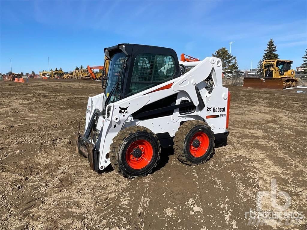 Bobcat S650 Krautuvai su šoniniu pasukimu
