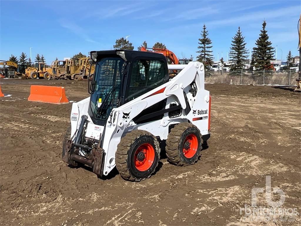 Bobcat S650 Krautuvai su šoniniu pasukimu