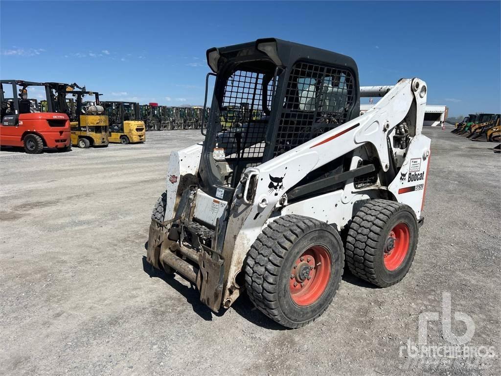 Bobcat S650 Krautuvai su šoniniu pasukimu