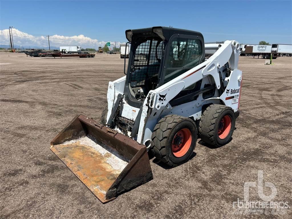 Bobcat S650 Krautuvai su šoniniu pasukimu