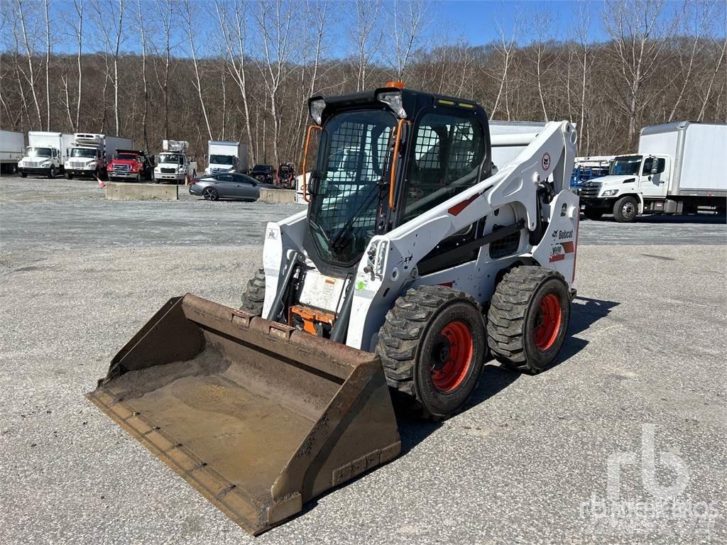 Bobcat S740 Krautuvai su šoniniu pasukimu