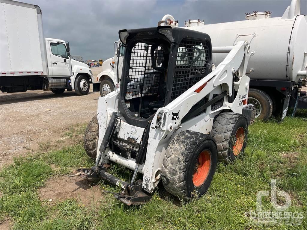 Bobcat S740 Krautuvai su šoniniu pasukimu