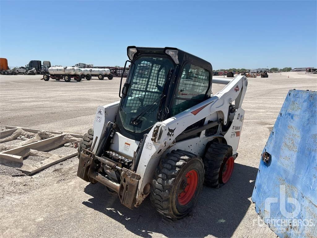 Bobcat S770 Krautuvai su šoniniu pasukimu