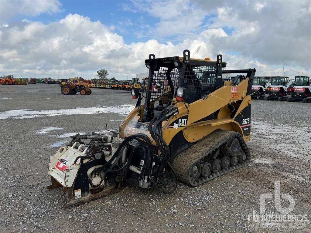 CAT 257B Krautuvai su šoniniu pasukimu