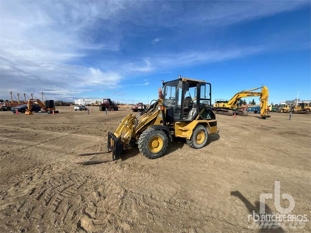 CAT 902 Naudoti ratiniai krautuvai