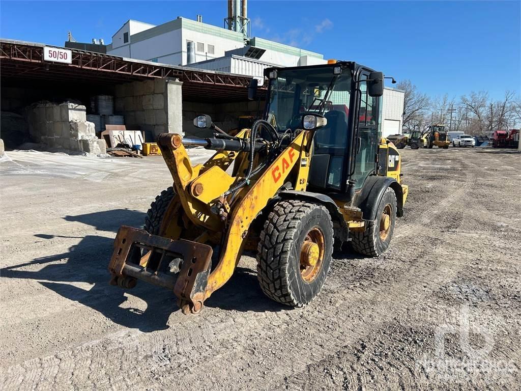 CAT 906M Naudoti ratiniai krautuvai
