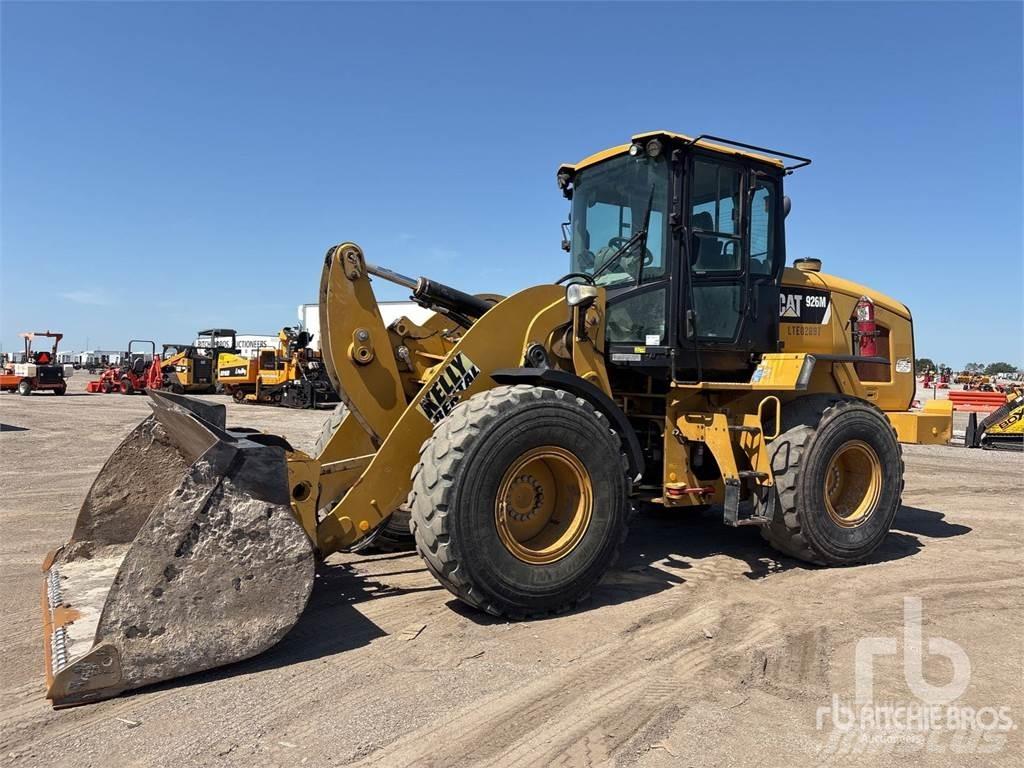 CAT 926M Naudoti ratiniai krautuvai