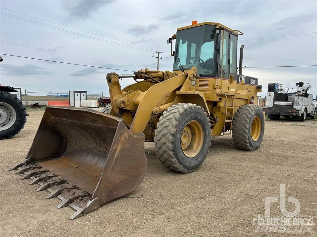 CAT 928F Naudoti ratiniai krautuvai