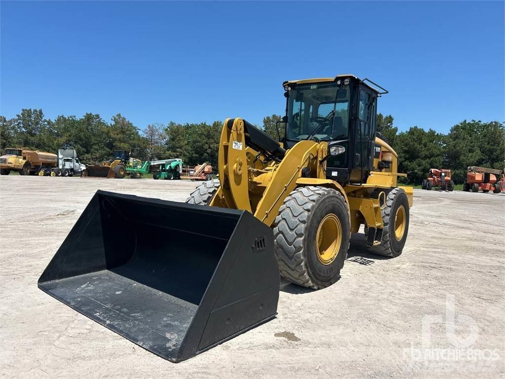 CAT 930M Naudoti ratiniai krautuvai
