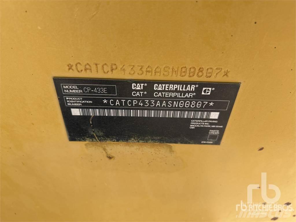 CAT CP433E Atliekų presai