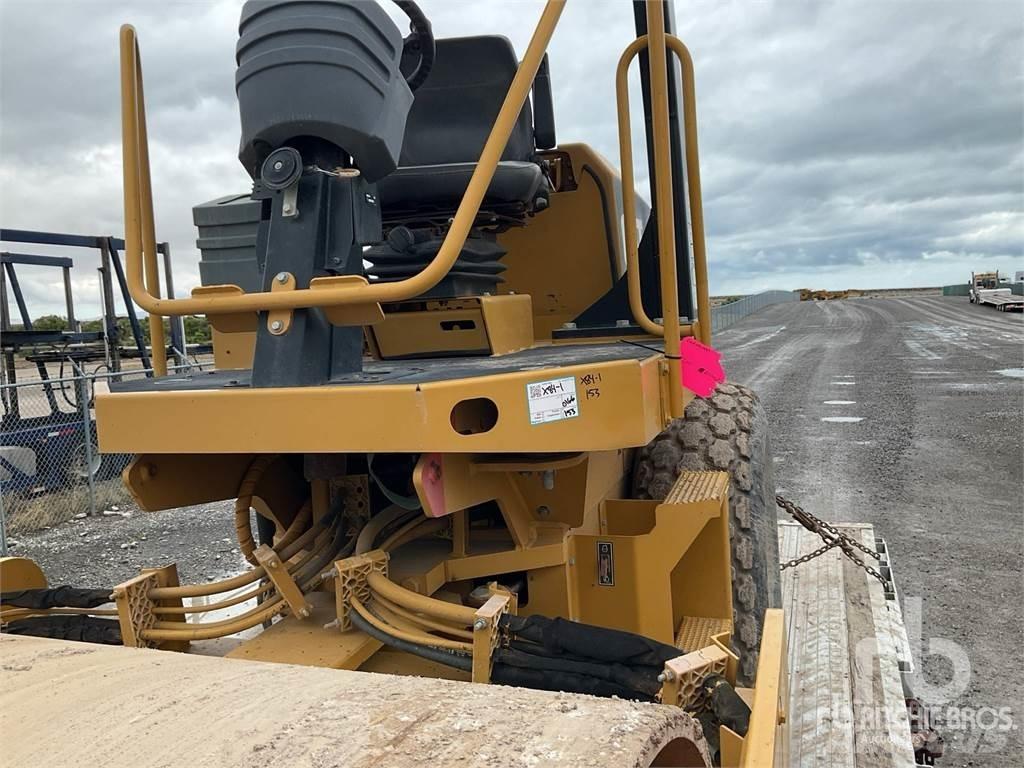CAT CS44 Gruntiniai volai