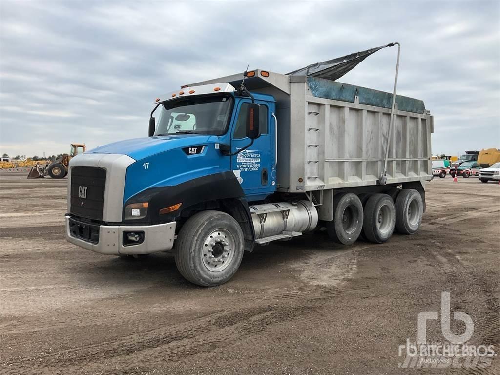 CAT CT660S Savivarčių priekabų vilkikai