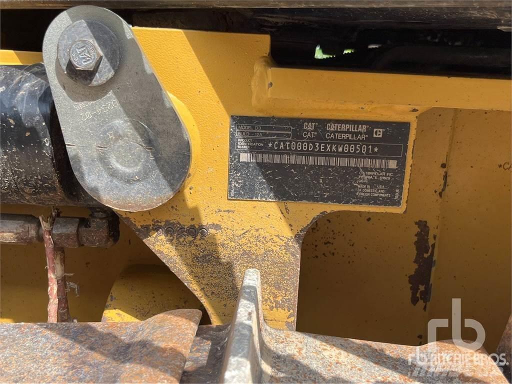 CAT D3 Vikšriniai buldozeriai