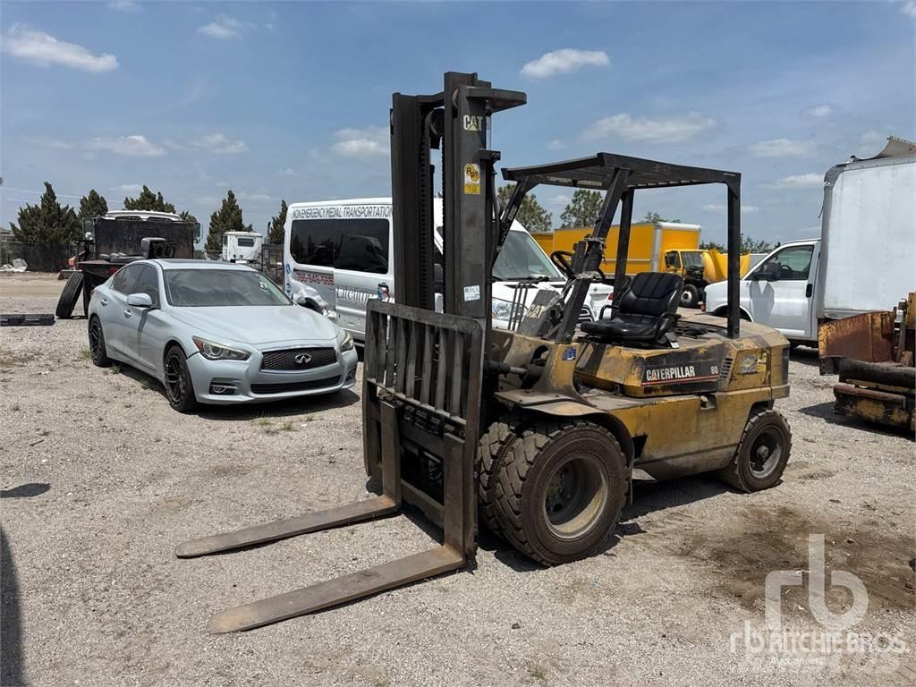 CAT DP40 Dyzeliniai krautuvai