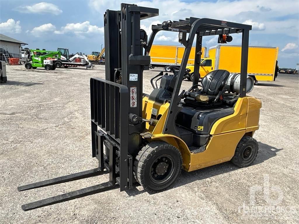 CAT GP25N Dyzeliniai krautuvai