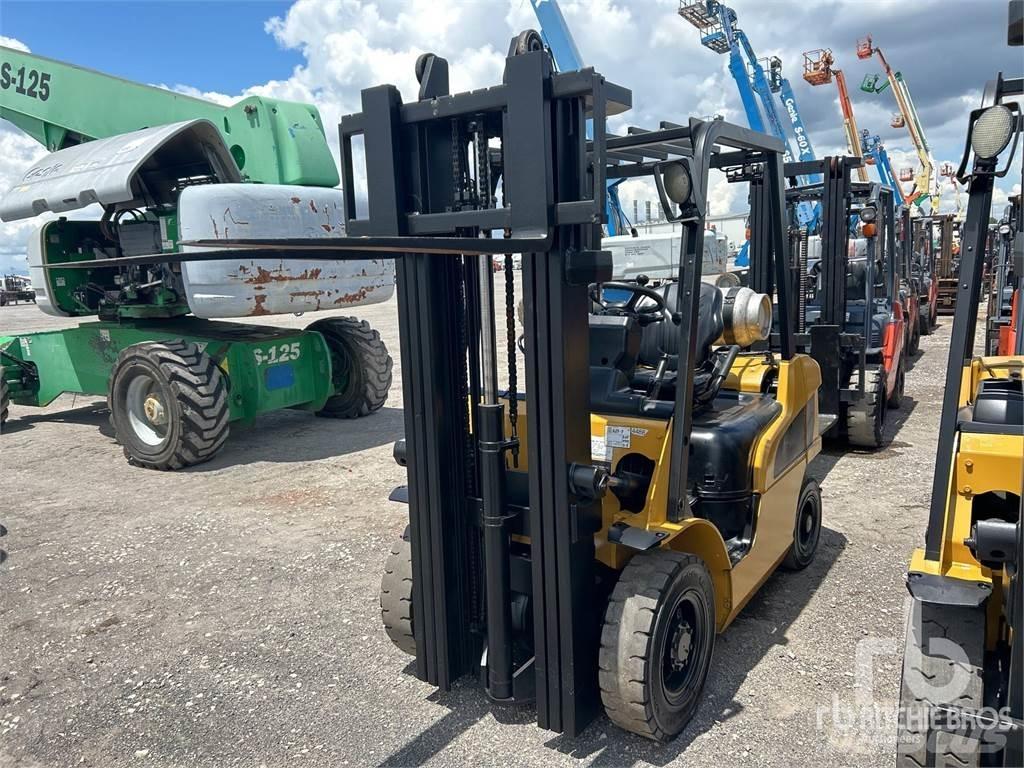 CAT GP25N Dyzeliniai krautuvai