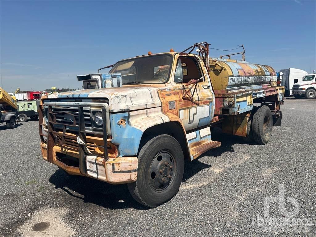 Chevrolet C60 Vandens sunkvežimiai