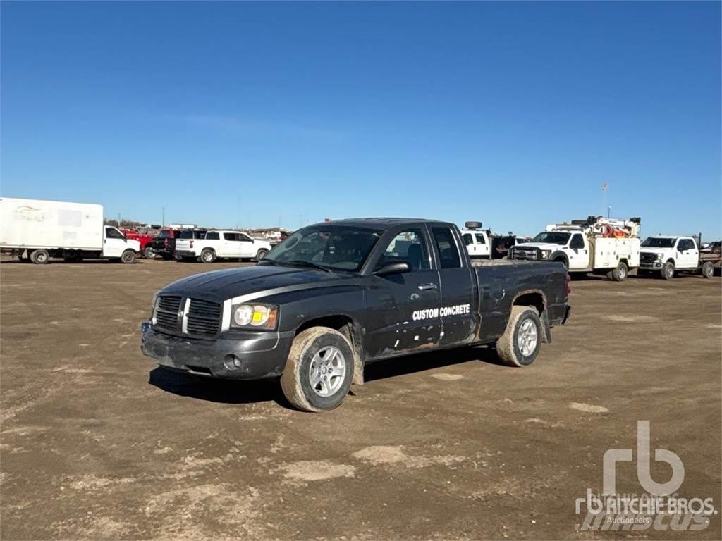 Dodge DAKOTA Pikapai / Bortiniai sunkvežimiai