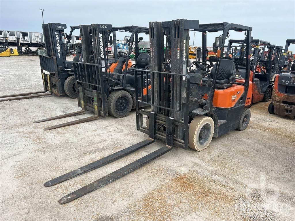 Doosan G25G Dyzeliniai krautuvai