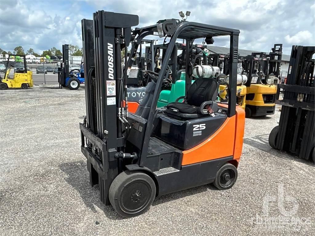 Doosan GC25E-3 Dyzeliniai krautuvai