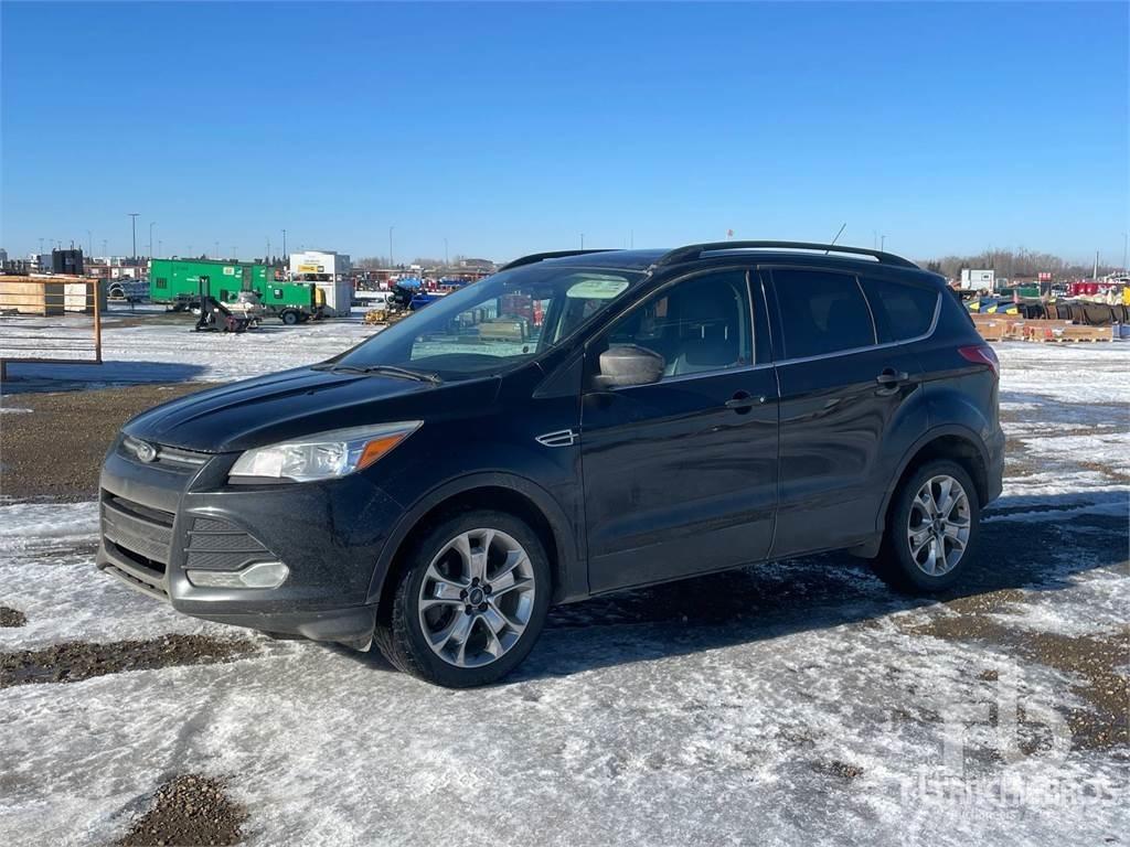 Ford ESCAPE Pikapai / Bortiniai sunkvežimiai