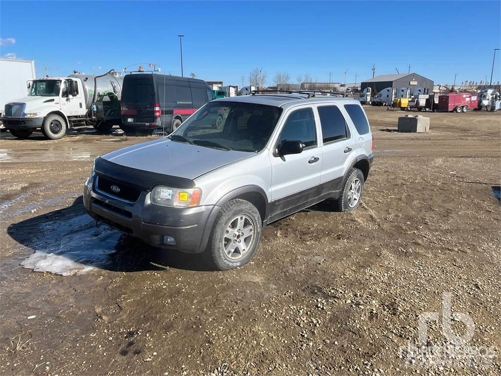 Ford ESCAPE Pikapai / Bortiniai sunkvežimiai