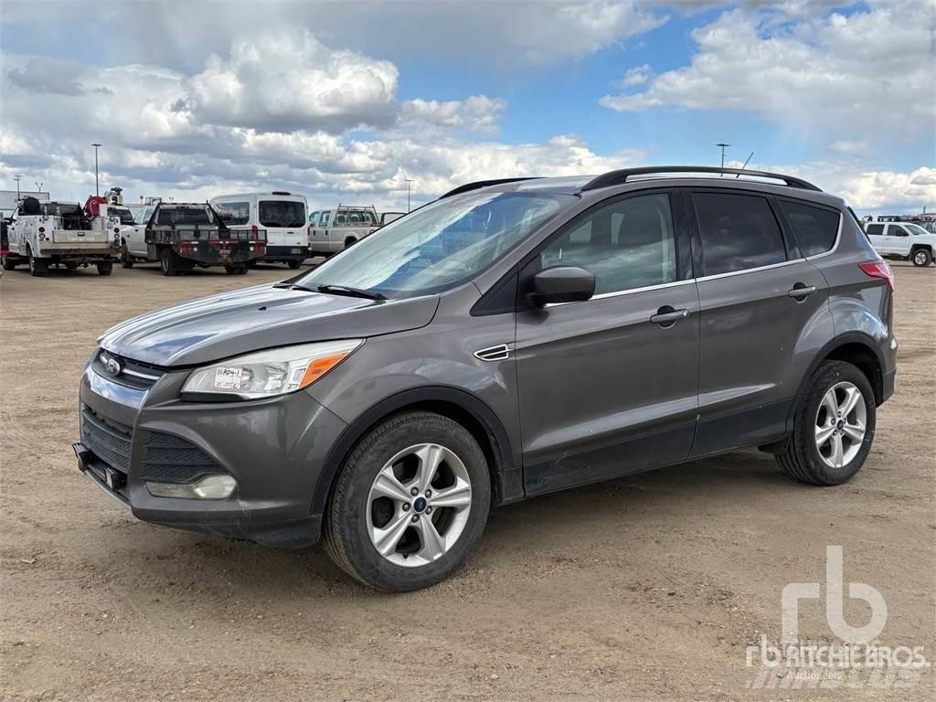 Ford ESCAPE Pikapai / Bortiniai sunkvežimiai